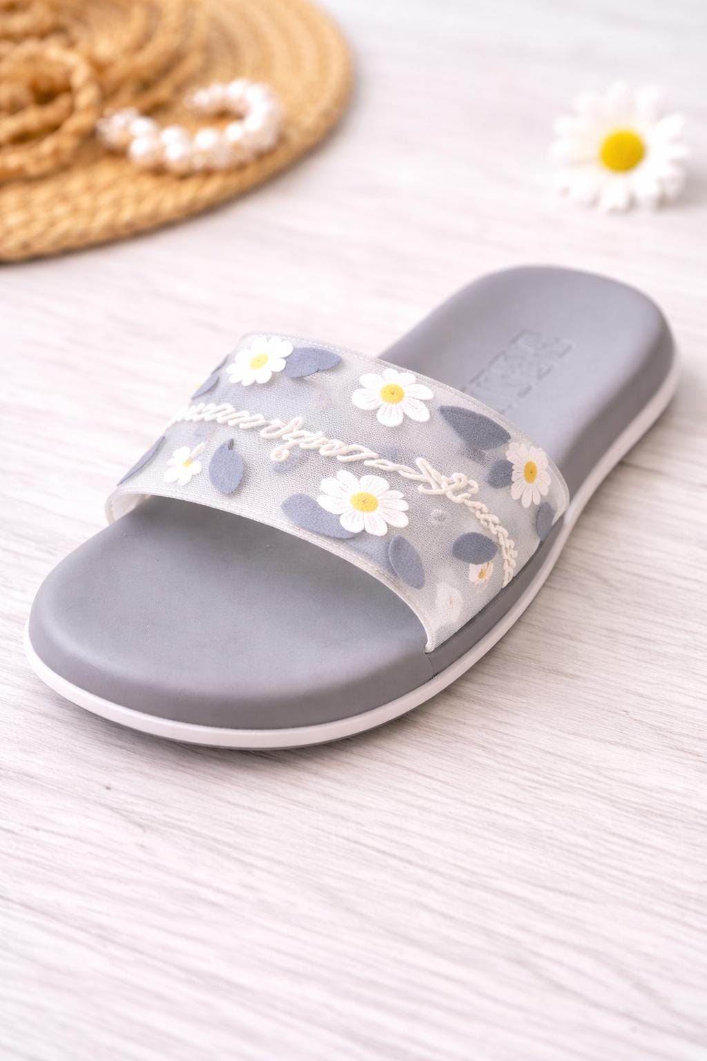 Grey Floral Daisy Slide Sandals, Women's Summer Slip-On Beach Slides