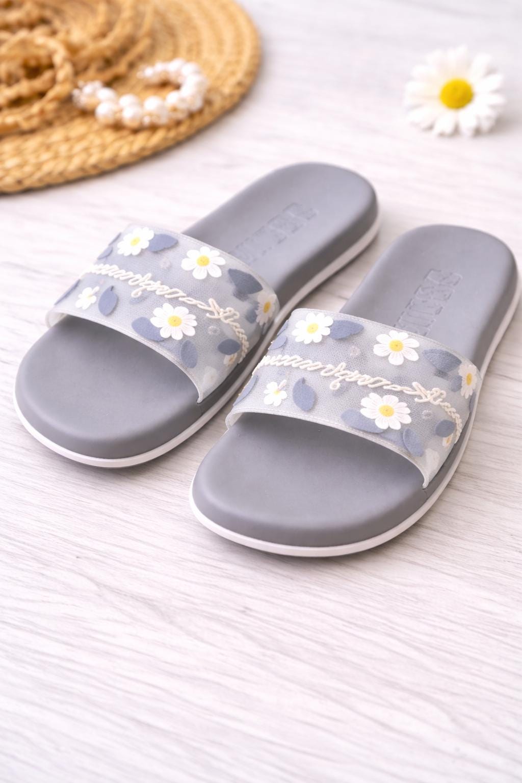 Grey Floral Daisy Slide Sandals, Women's Summer Slip-On Beach Slides